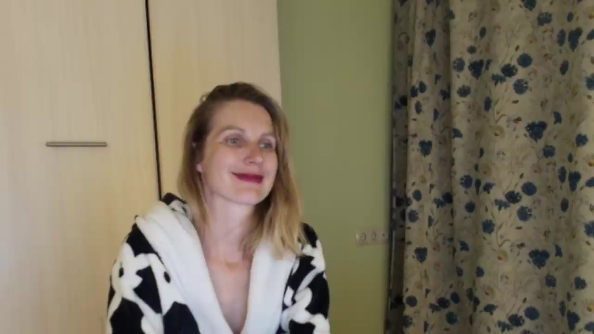 Gallery image thumbnail from HalynatheBest's myfreecams stream on, 08/09/2026, 21:13 image 2 of 20