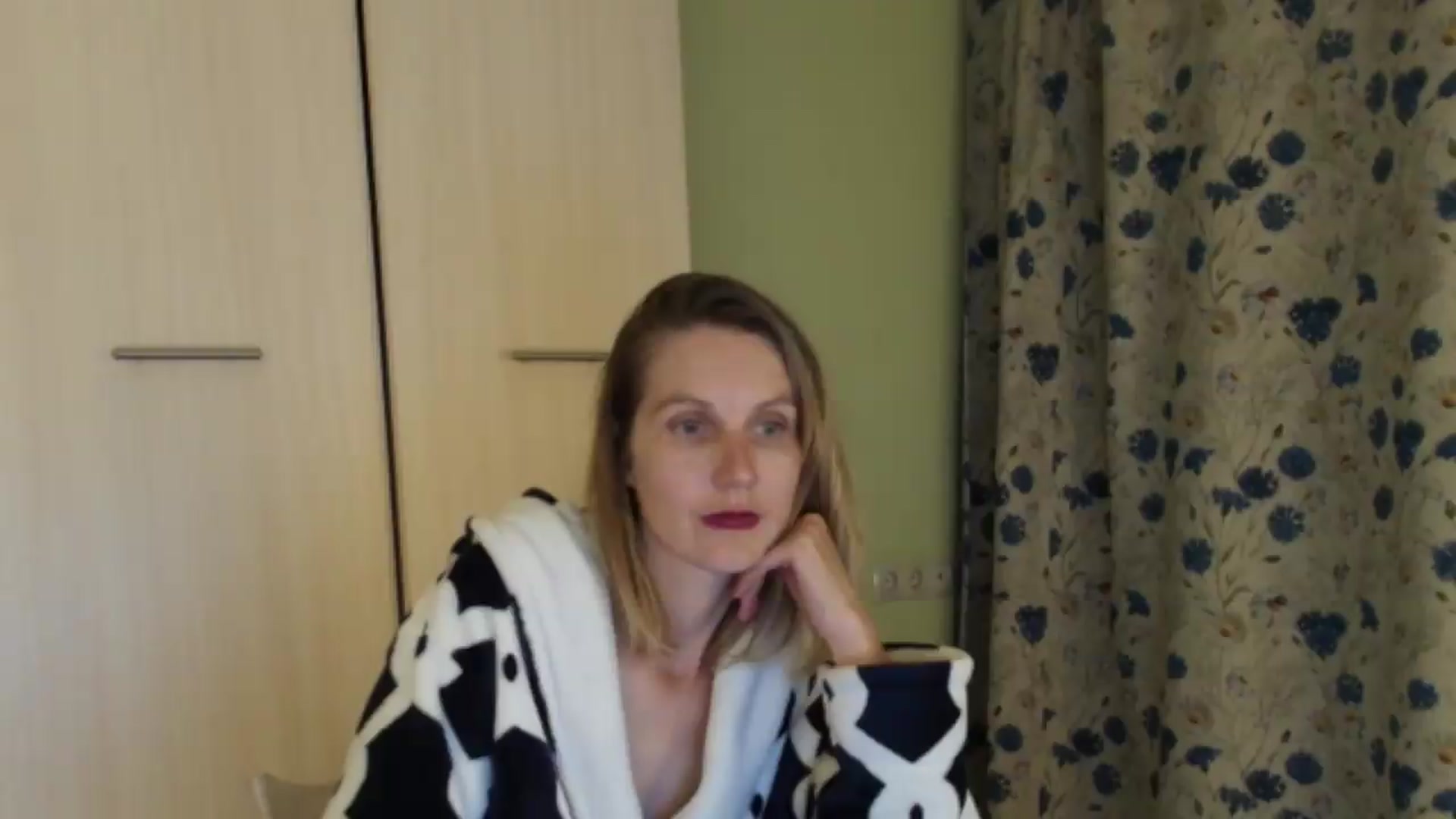 Gallery image thumbnail from HalynatheBest's myfreecams stream on, 08/09/2026, 21:13 image 17 of 20