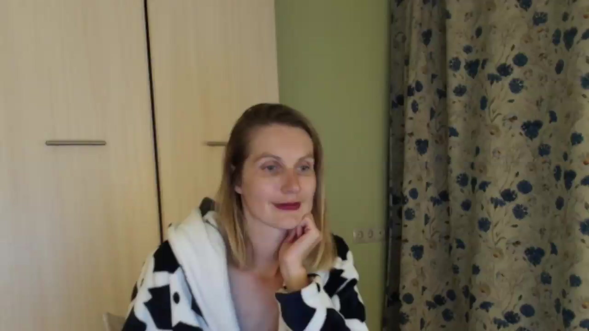 Gallery image thumbnail from HalynatheBest's myfreecams stream on, 08/09/2026, 21:13 image 12 of 20