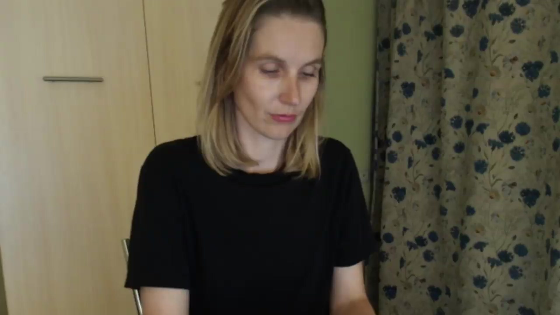 Gallery image thumbnail from HalynatheBest's myfreecams stream on, 08/12/2026, 20:51 image 5 of 20
