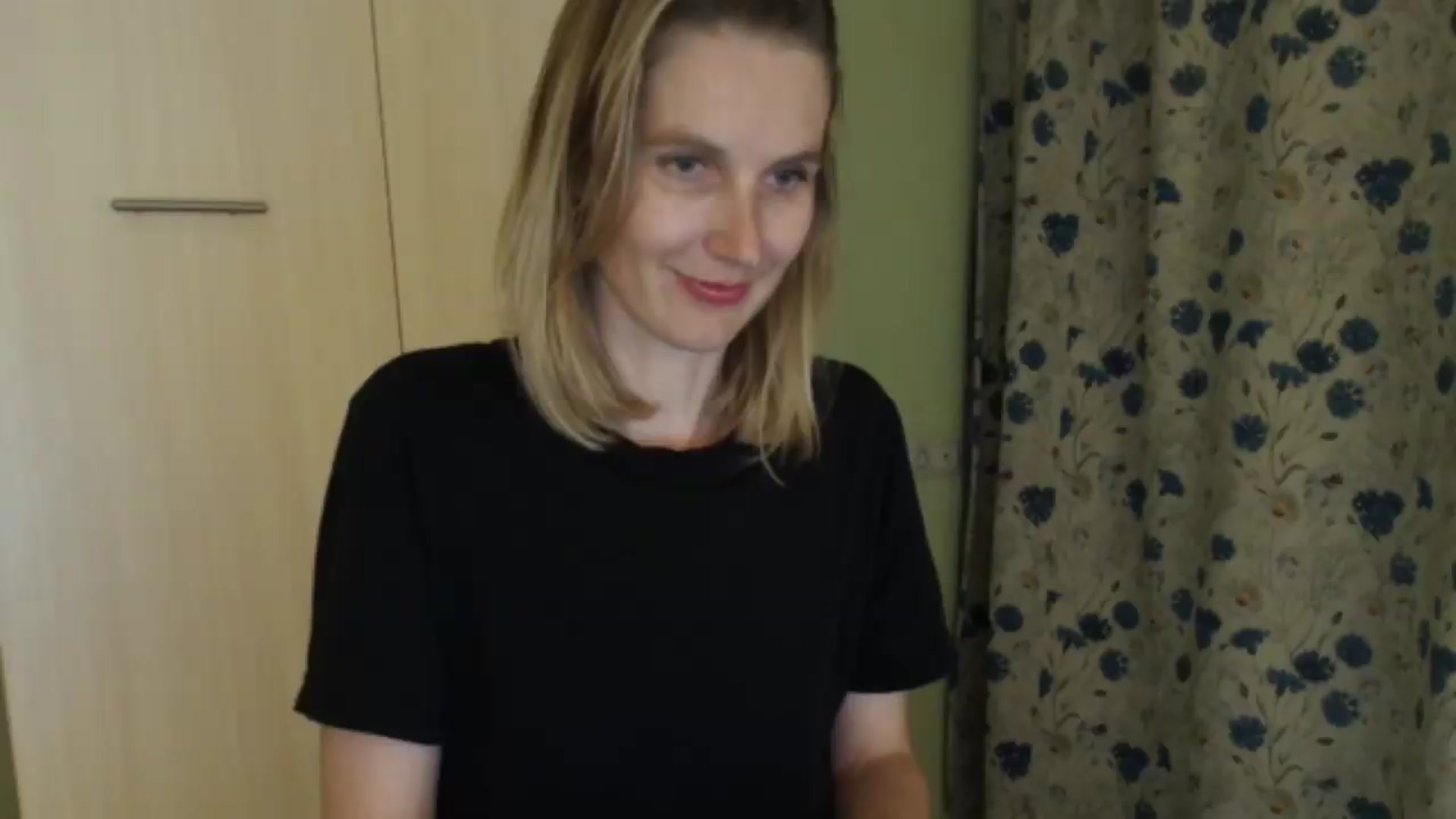 Gallery image thumbnail from HalynatheBest's myfreecams stream on, 08/12/2026, 20:51 image 16 of 20