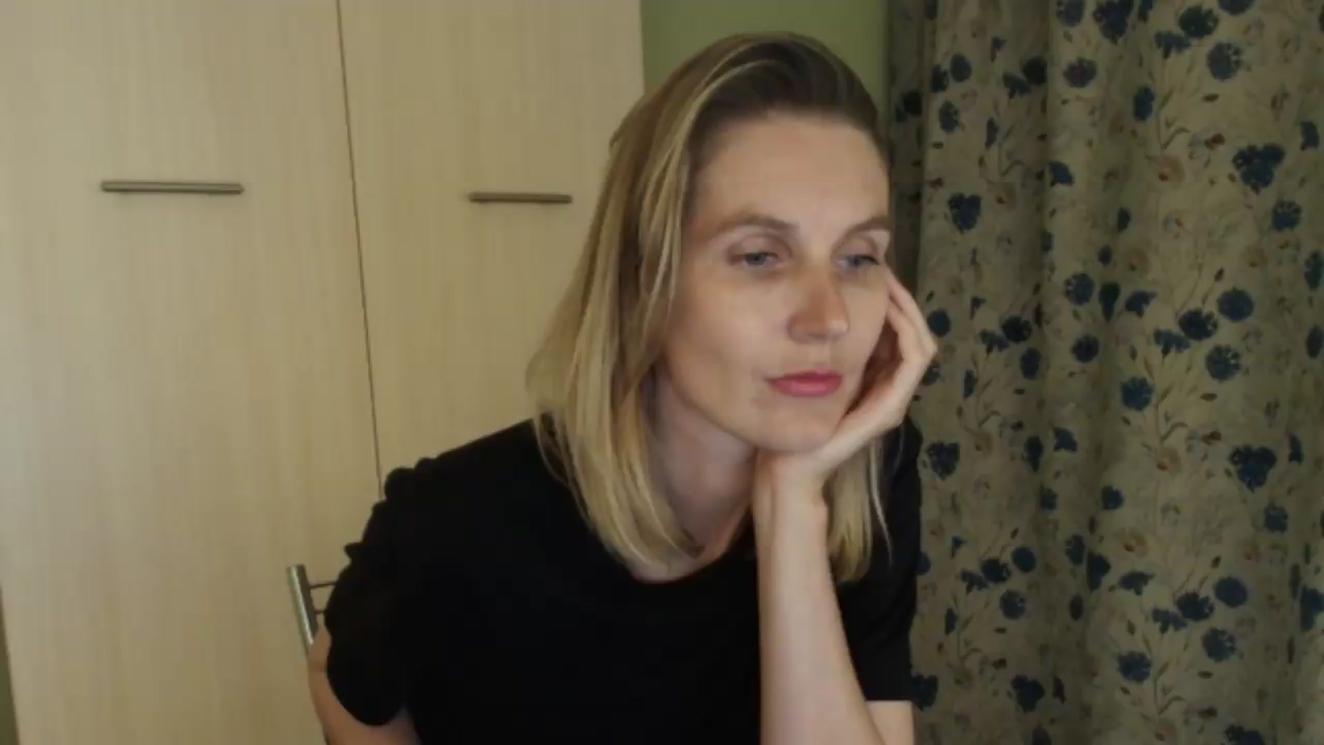 Gallery image thumbnail from HalynatheBest's myfreecams stream on, 08/12/2026, 20:51 image 15 of 20