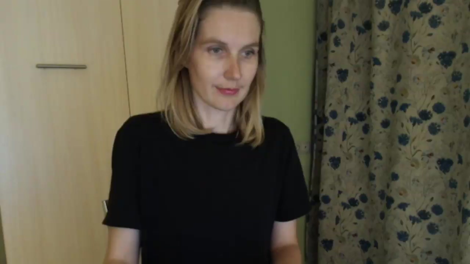 Gallery image thumbnail from HalynatheBest's myfreecams stream on, 08/12/2026, 20:51 image 2 of 20
