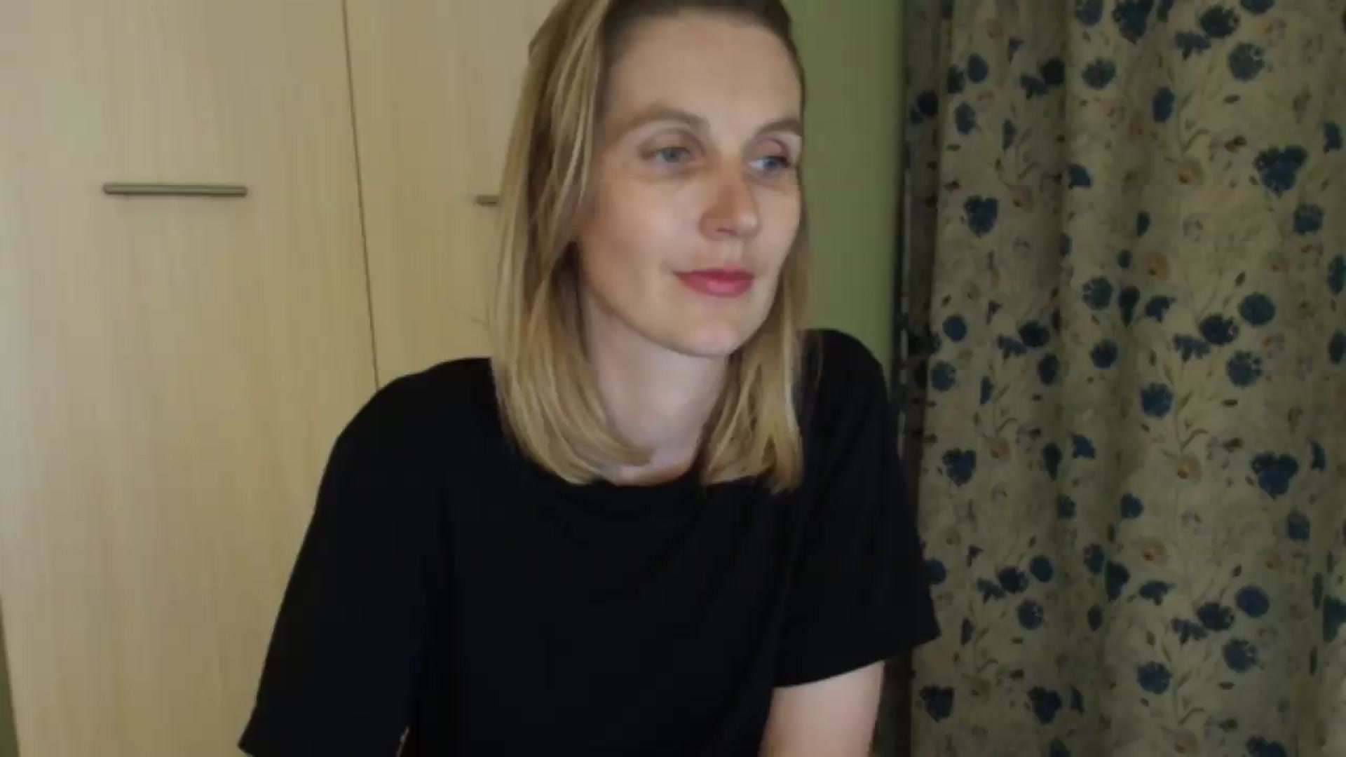 Gallery image thumbnail from HalynatheBest's myfreecams stream on, 08/12/2026, 20:51 image 6 of 20