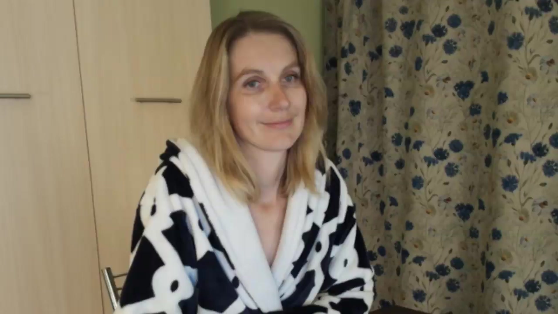 Gallery image thumbnail from HalynatheBest's myfreecams stream on, 08/13/2026, 20:07 image 11 of 20