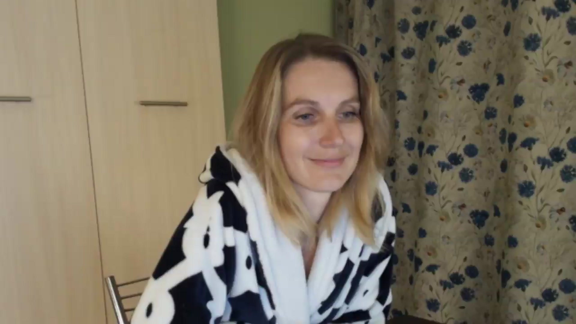 Gallery image thumbnail from HalynatheBest's myfreecams stream on, 08/13/2026, 20:07 image 12 of 20