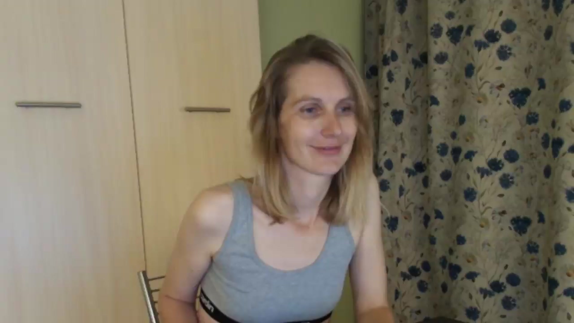 Gallery image thumbnail from HalynatheBest's myfreecams stream on, 08/15/2026, 21:11 image 10 of 20