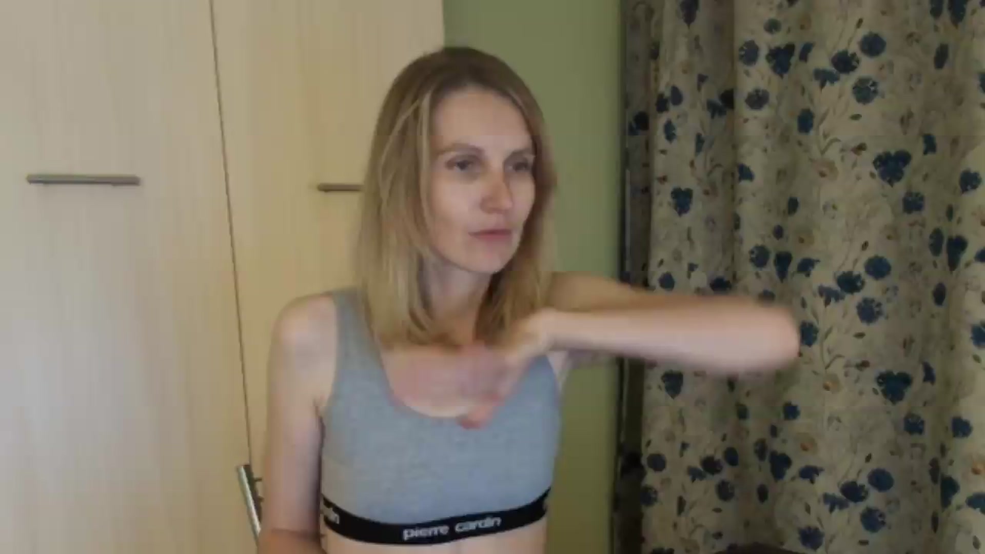 Gallery image thumbnail from HalynatheBest's myfreecams stream on, 08/15/2026, 21:11 image 11 of 20