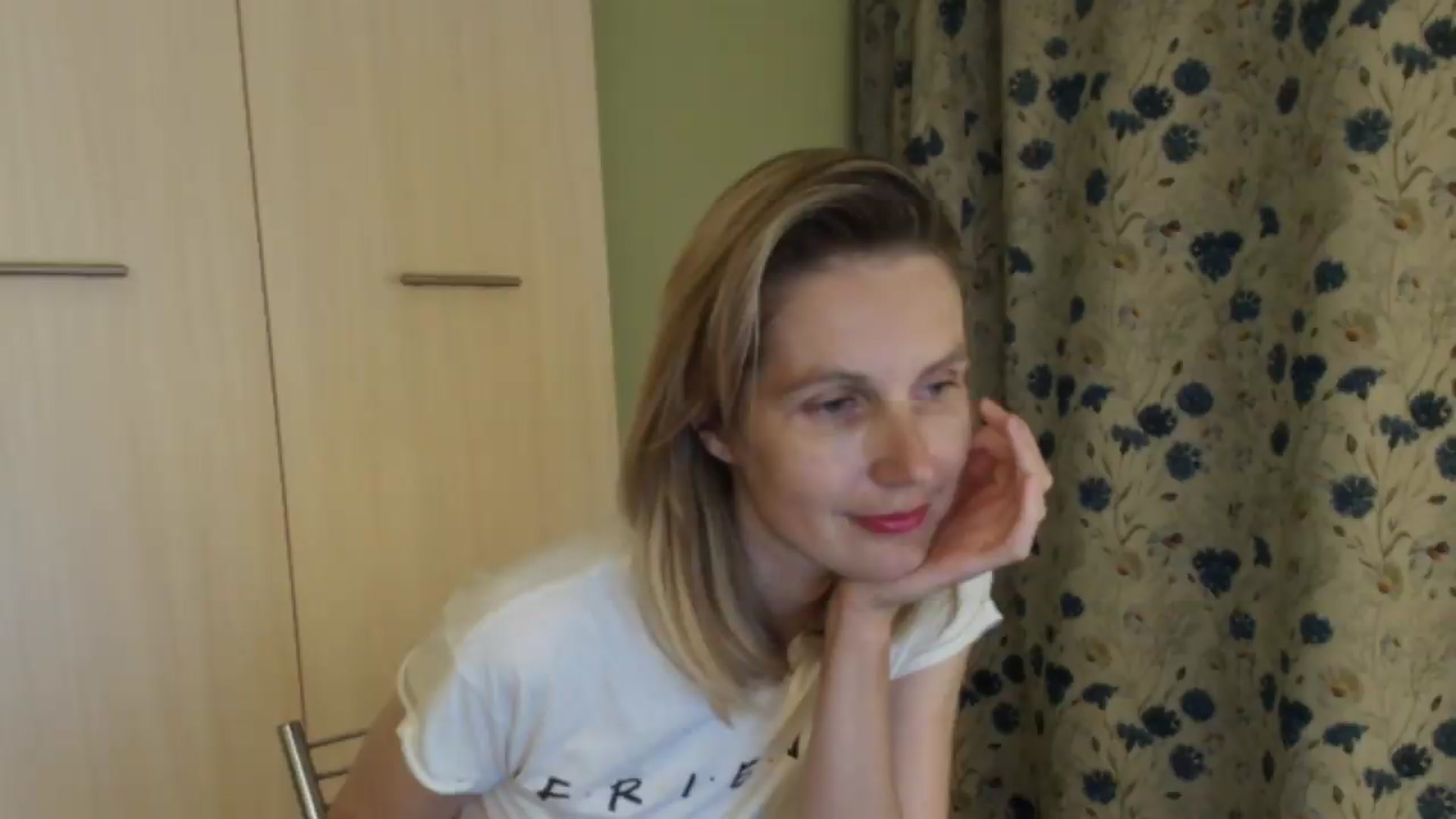 Gallery image thumbnail from HalynatheBest's myfreecams stream on, 08/19/2026, 20:34 image 11 of 20