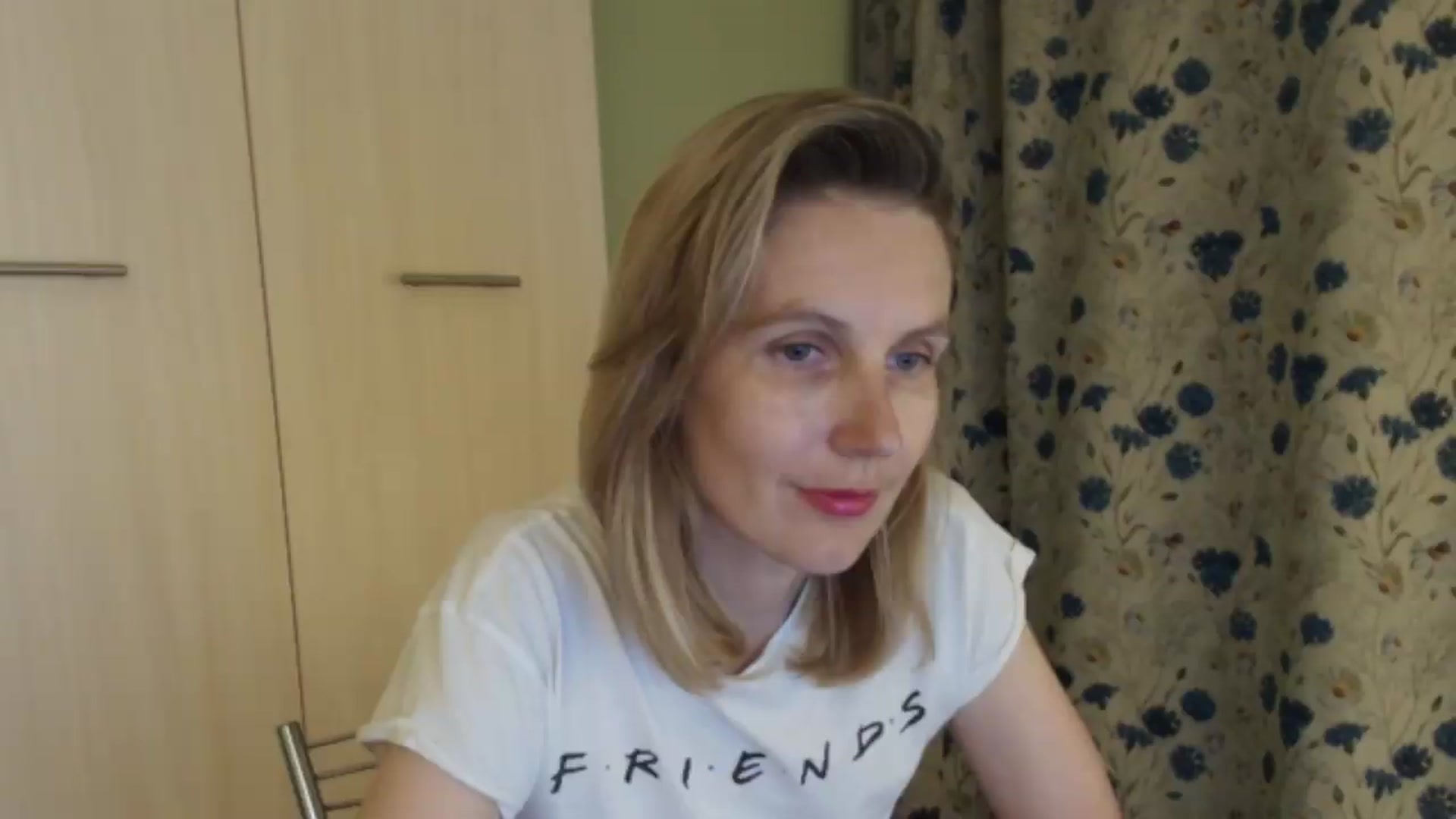 Gallery image thumbnail from HalynatheBest's myfreecams stream on, 08/19/2026, 20:34 image 17 of 20