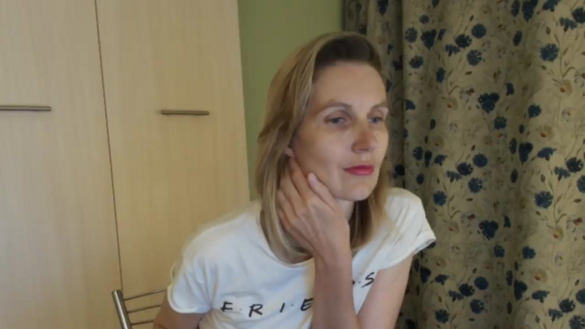 Gallery image thumbnail from HalynatheBest's myfreecams stream on, 08/19/2026, 20:34 image 16 of 20