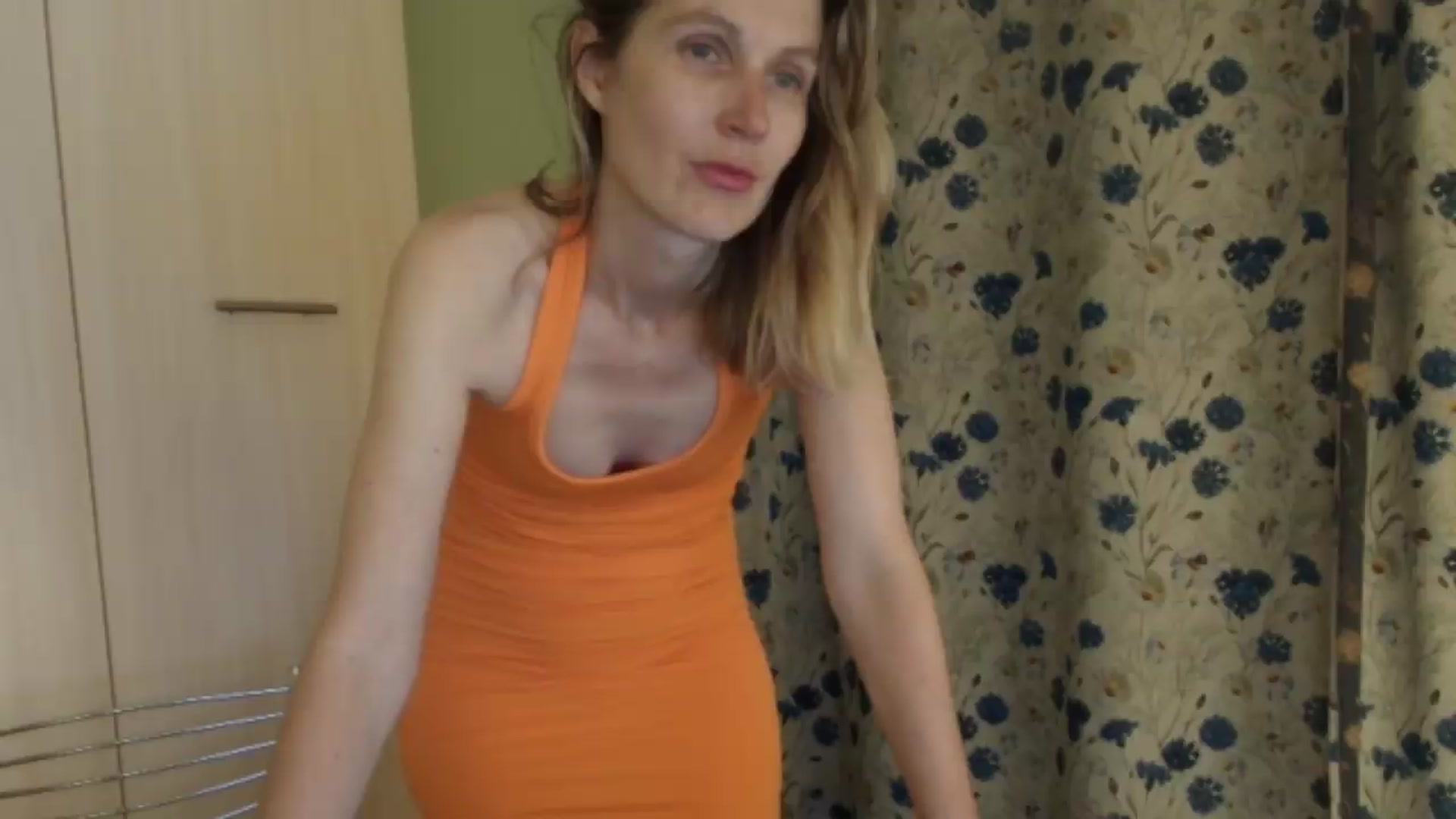Gallery image thumbnail from HalynatheBest's myfreecams stream on, 08/21/2026, 20:43 image 17 of 20