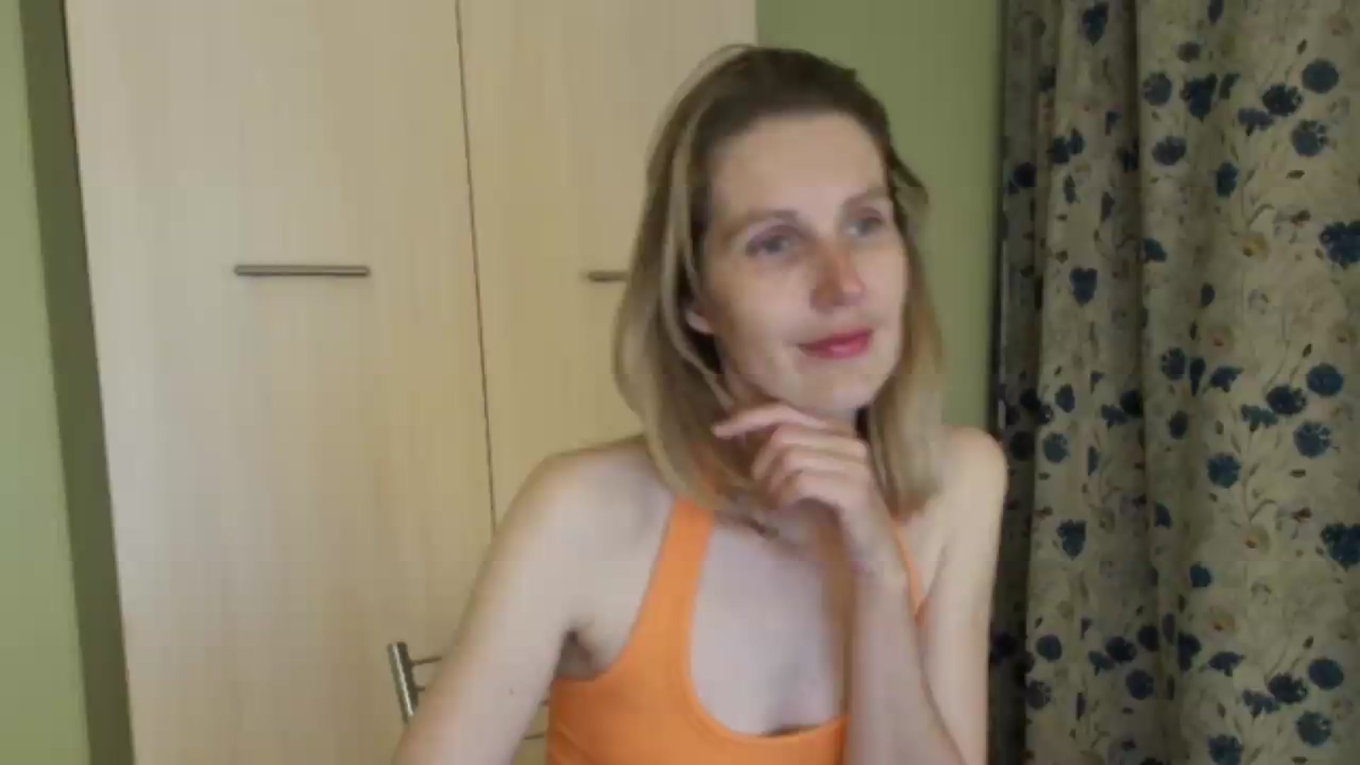 Gallery image thumbnail from HalynatheBest's myfreecams stream on, 08/21/2026, 20:43 image 6 of 20