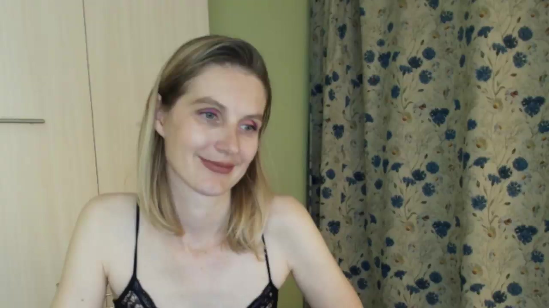 Gallery image thumbnail from HalynatheBest's myfreecams stream on, 08/25/2026, 21:01 image 20 of 20