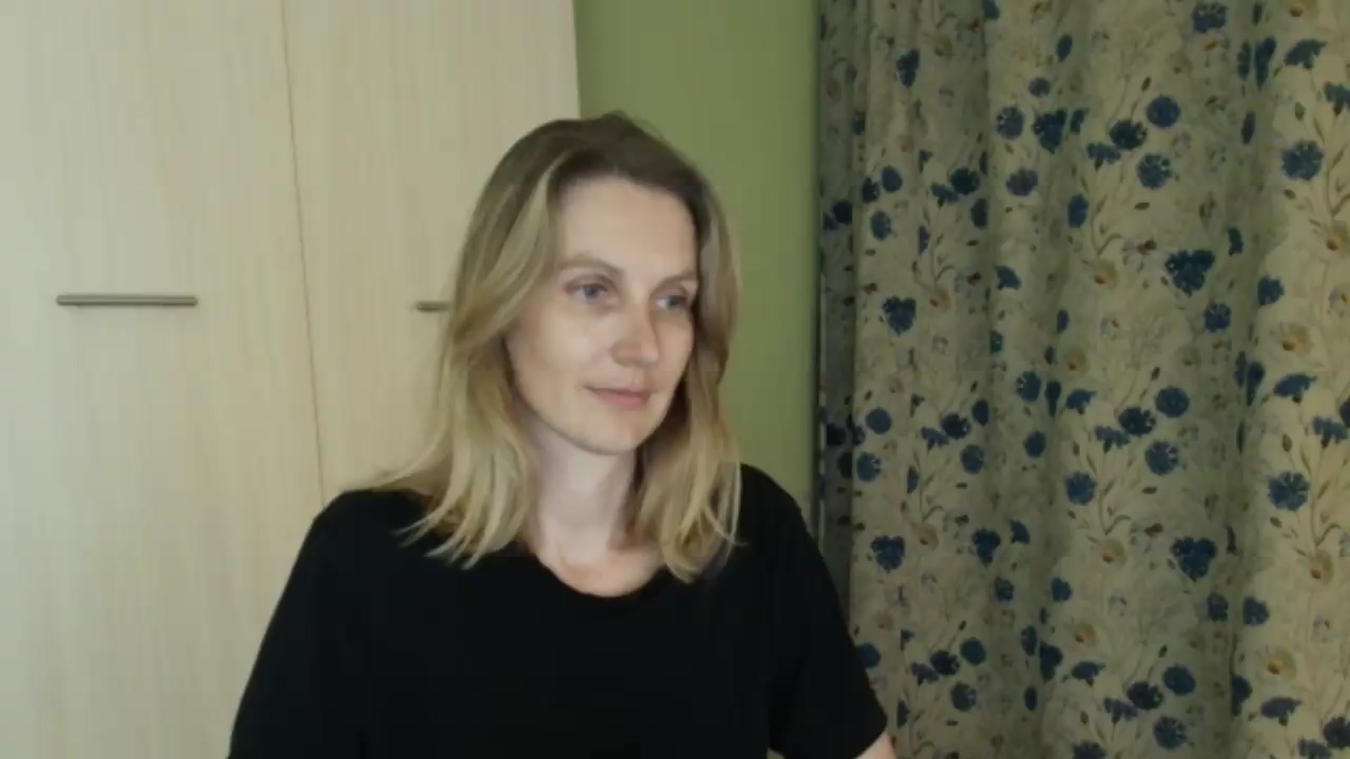 Gallery image thumbnail from HalynatheBest's myfreecams stream on, 08/26/2026, 19:46 image 19 of 20