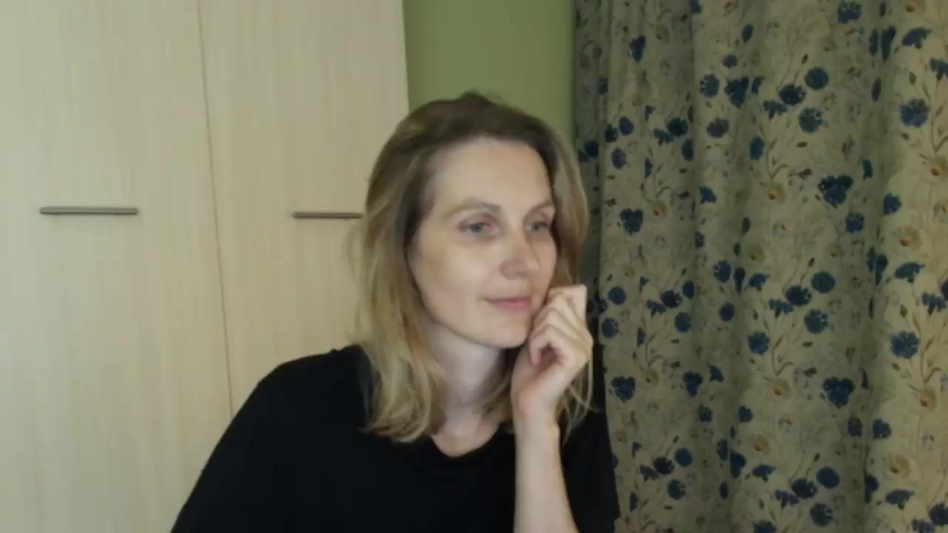 Gallery image thumbnail from HalynatheBest's myfreecams stream on, 08/26/2026, 19:46 image 16 of 20