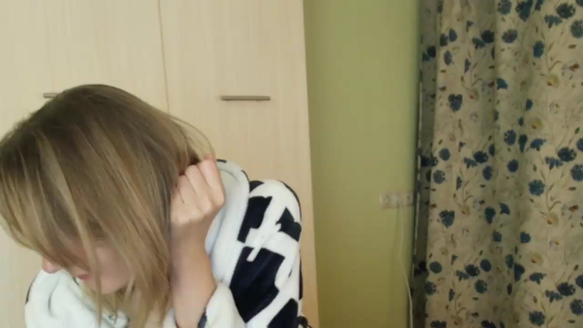 Gallery image thumbnail from HalynatheBest's myfreecams stream on, 08/27/2026, 21:00 image 19 of 20