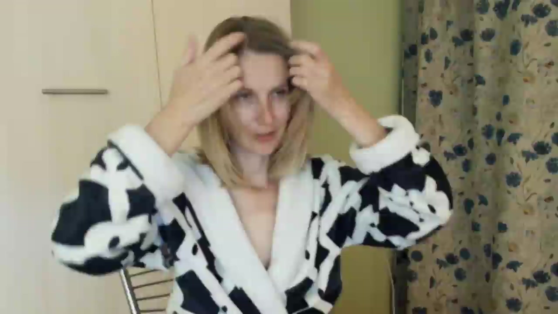 Gallery image thumbnail from HalynatheBest's myfreecams stream on, 08/27/2026, 21:00 image 9 of 20