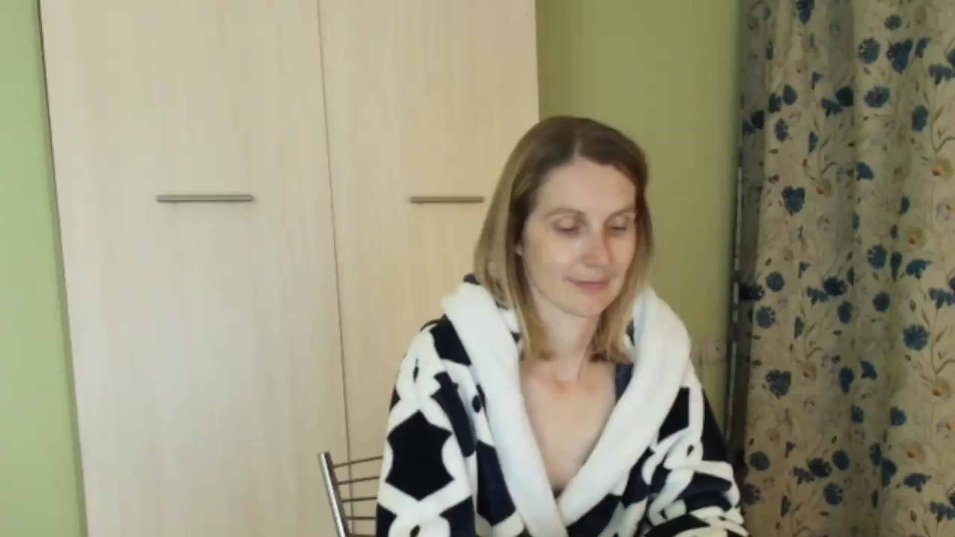 Gallery image thumbnail from HalynatheBest's myfreecams stream on, 08/27/2026, 21:59 image 13 of 20