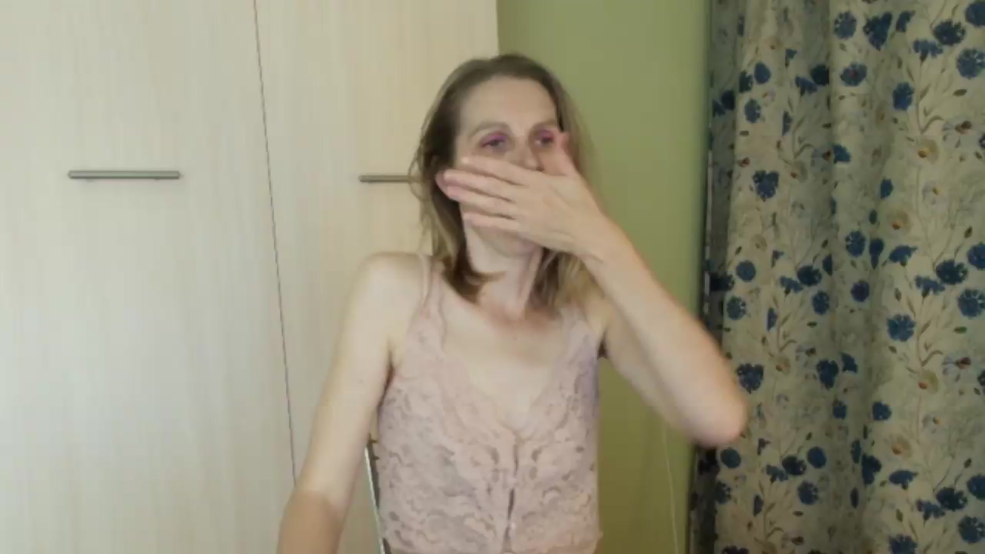 Gallery image thumbnail from HalynatheBest's myfreecams stream on, 08/28/2026, 21:17 image 7 of 20