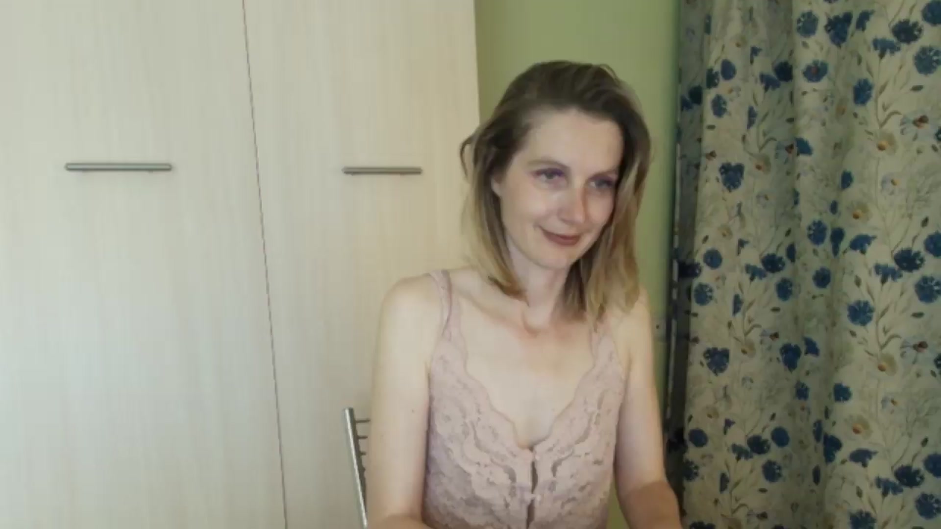 Gallery image thumbnail from HalynatheBest's myfreecams stream on, 08/28/2026, 21:17 image 16 of 20