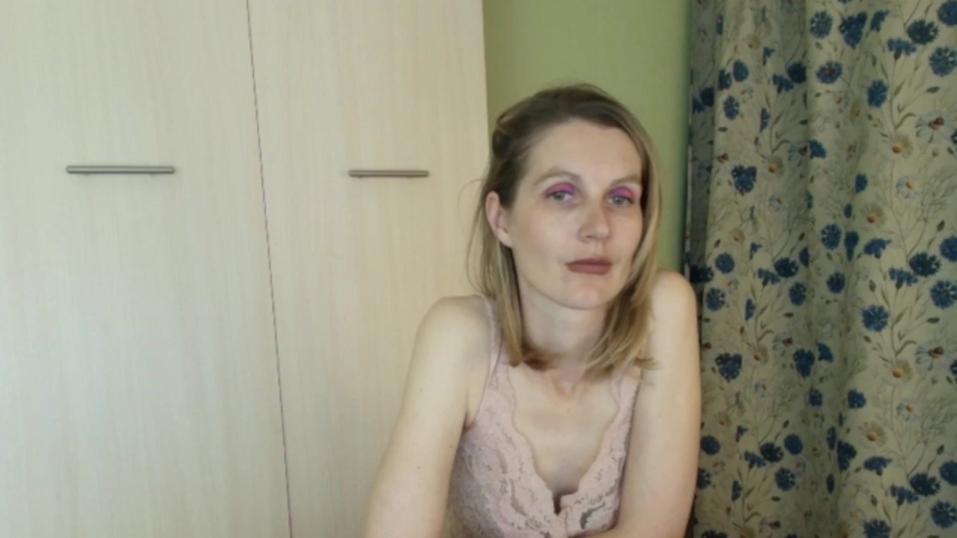 Gallery image thumbnail from HalynatheBest's myfreecams stream on, 08/28/2026, 21:40 image 16 of 20
