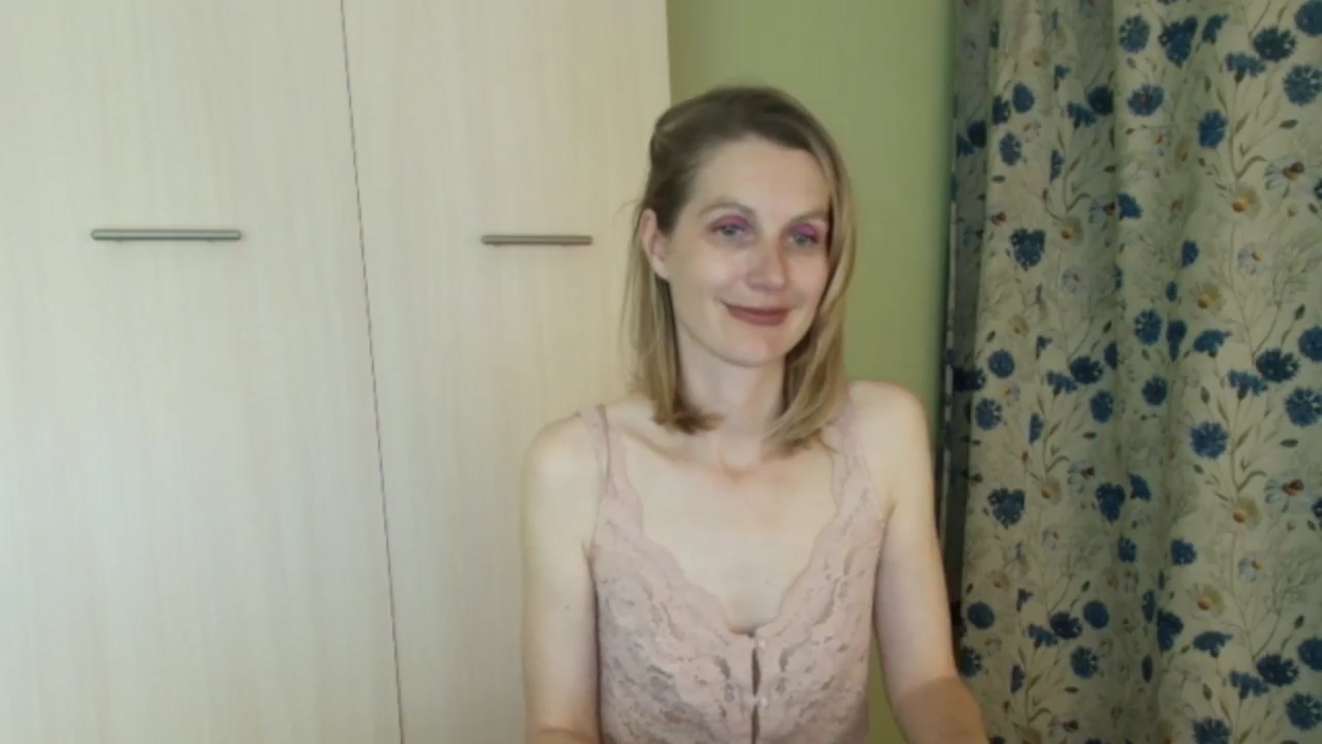 Gallery image thumbnail from HalynatheBest's myfreecams stream on, 08/28/2026, 21:40 image 20 of 20