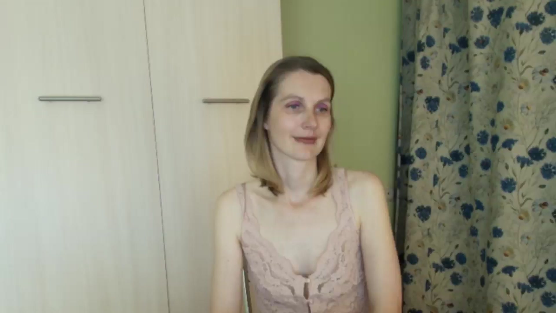 Gallery image thumbnail from HalynatheBest's myfreecams stream on, 08/28/2026, 21:40 image 9 of 20