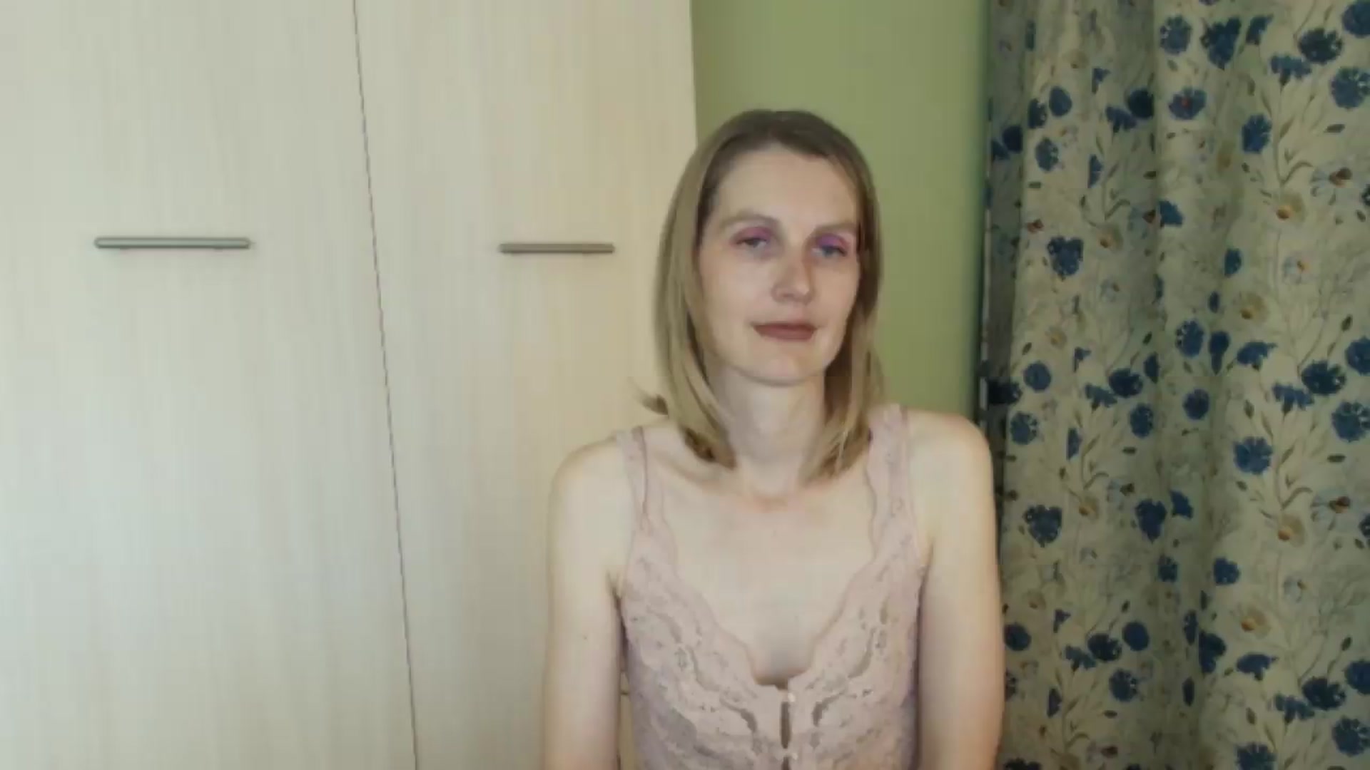 Gallery image thumbnail from HalynatheBest's myfreecams stream on, 08/28/2026, 21:40 image 3 of 20