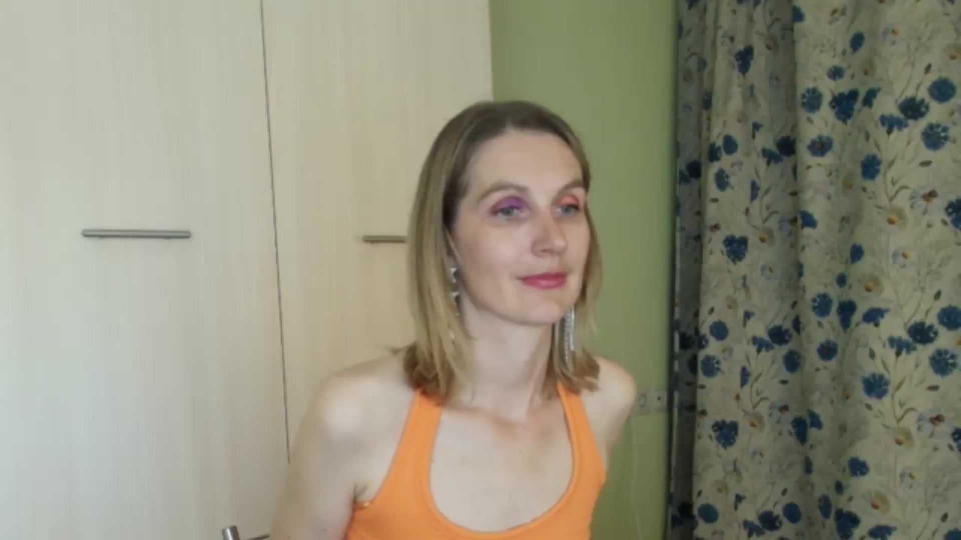 Gallery image thumbnail from HalynatheBest's myfreecams stream on, 08/30/2026, 21:19 image 2 of 20