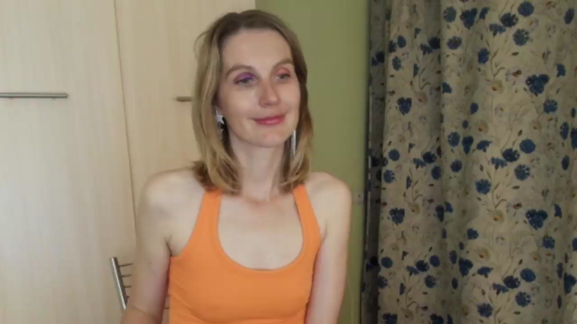 Gallery image thumbnail from HalynatheBest's myfreecams stream on, 08/30/2026, 21:53 image 15 of 20