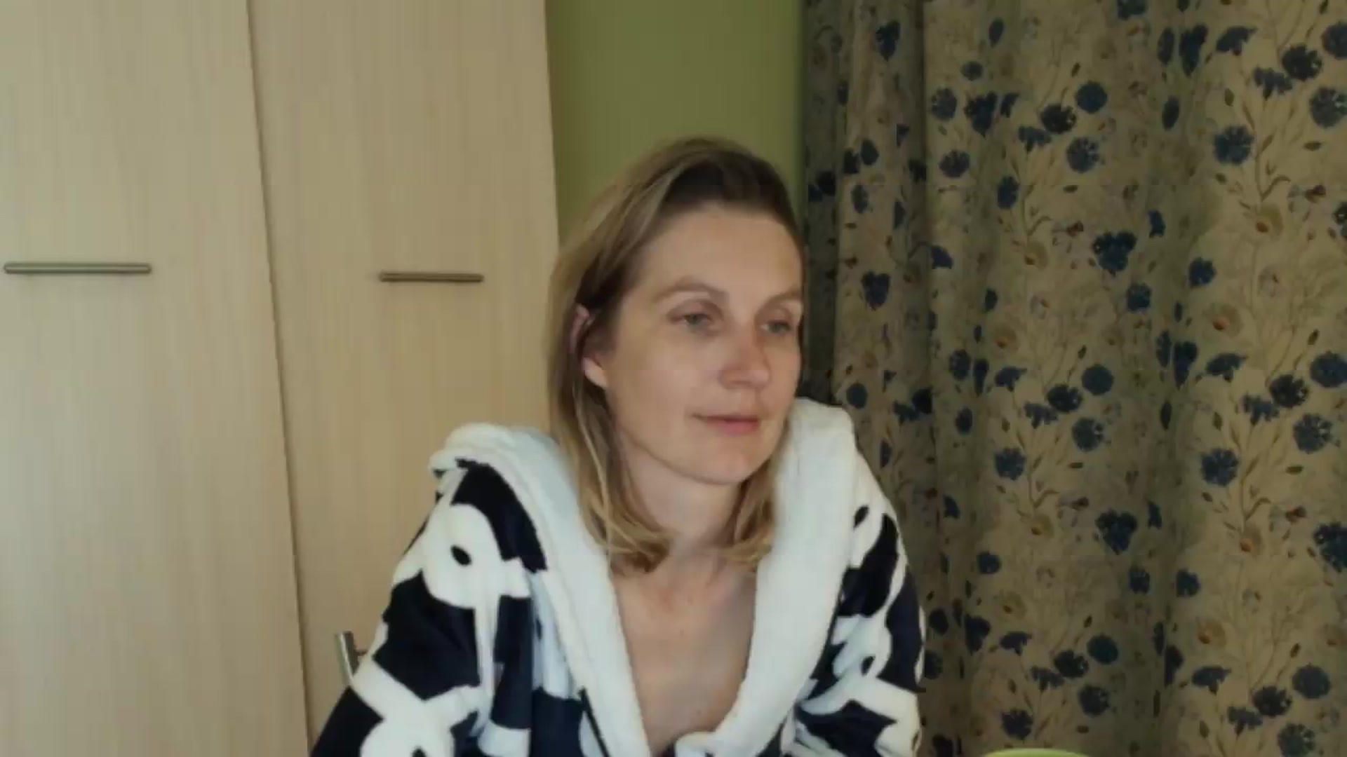 Gallery image thumbnail from HalynatheBest's myfreecams stream on, 09/02/2026, 20:32 image 18 of 20