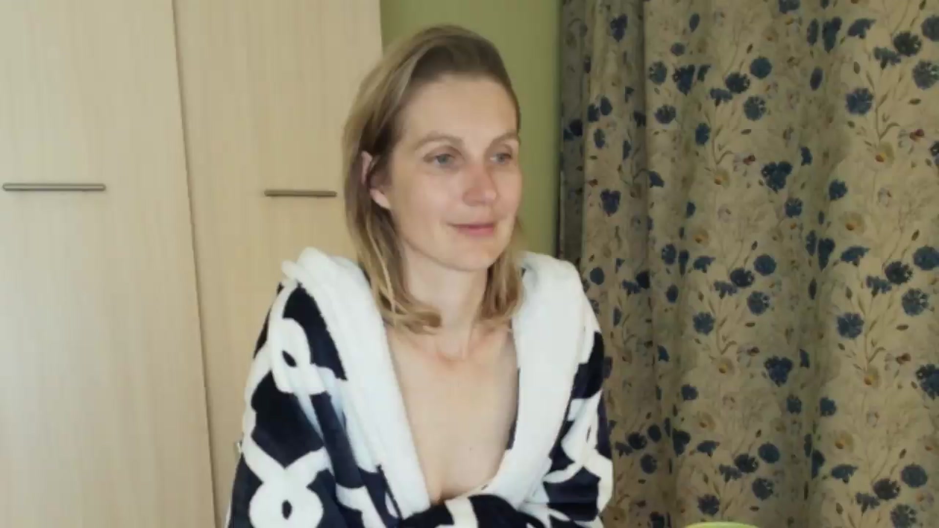 Gallery image thumbnail from HalynatheBest's myfreecams stream on, 09/02/2026, 20:32 image 12 of 20