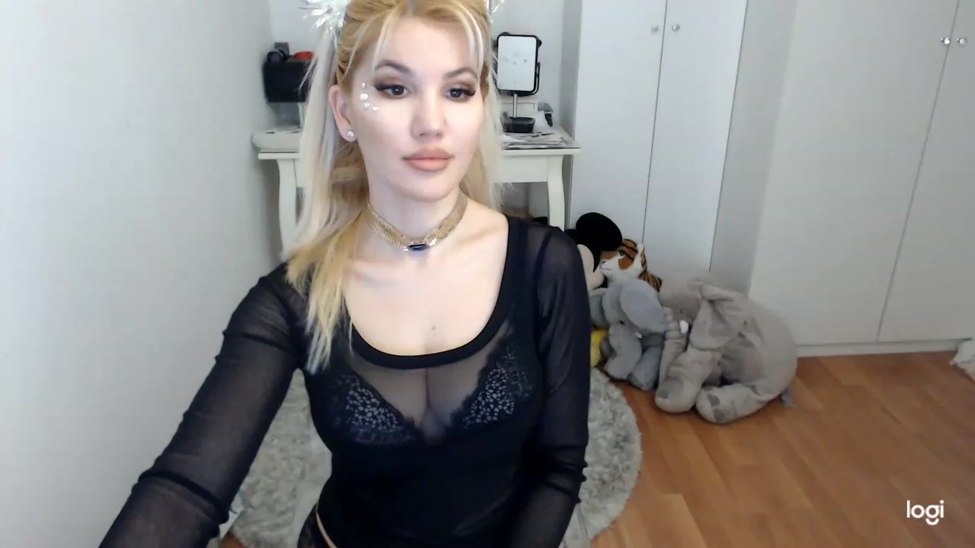 Gallery image thumbnail from HammyGirl's myfreecams stream on, 02/25/2023, 08:18 image 12 of 20
