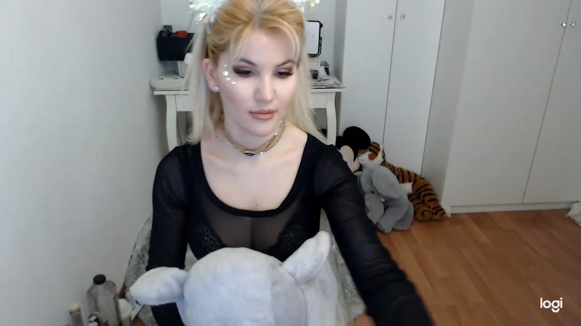 Gallery image thumbnail from HammyGirl's myfreecams stream on, 02/25/2023, 08:18 image 16 of 20