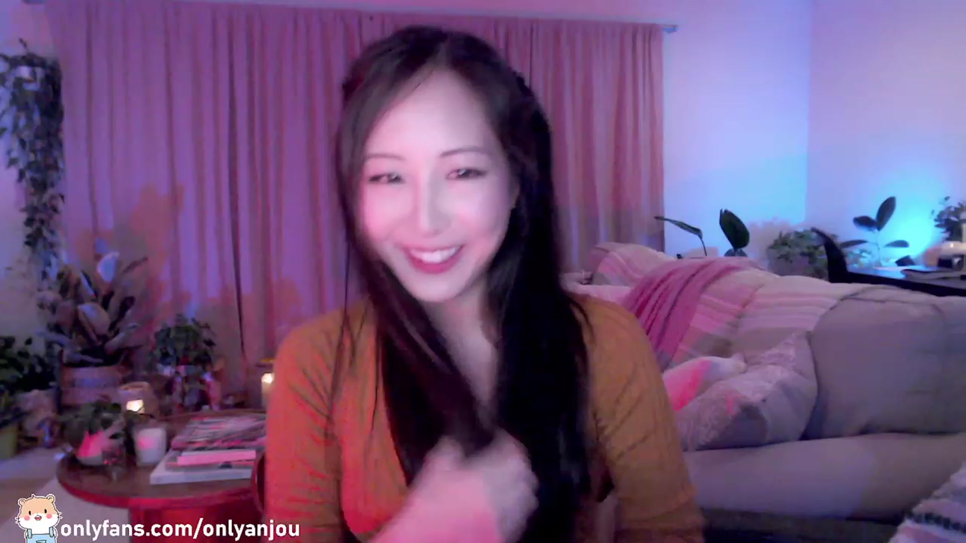 Gallery image thumbnail from HamtaroQueen's myfreecams stream on, 11/27/2022, 05:25 image 9 of 20