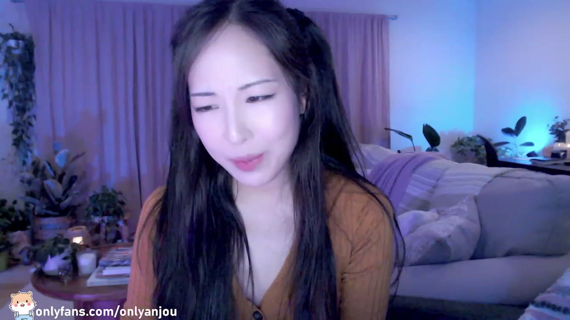 Gallery image thumbnail from HamtaroQueen's myfreecams stream on, 11/27/2022, 05:25 image 3 of 20