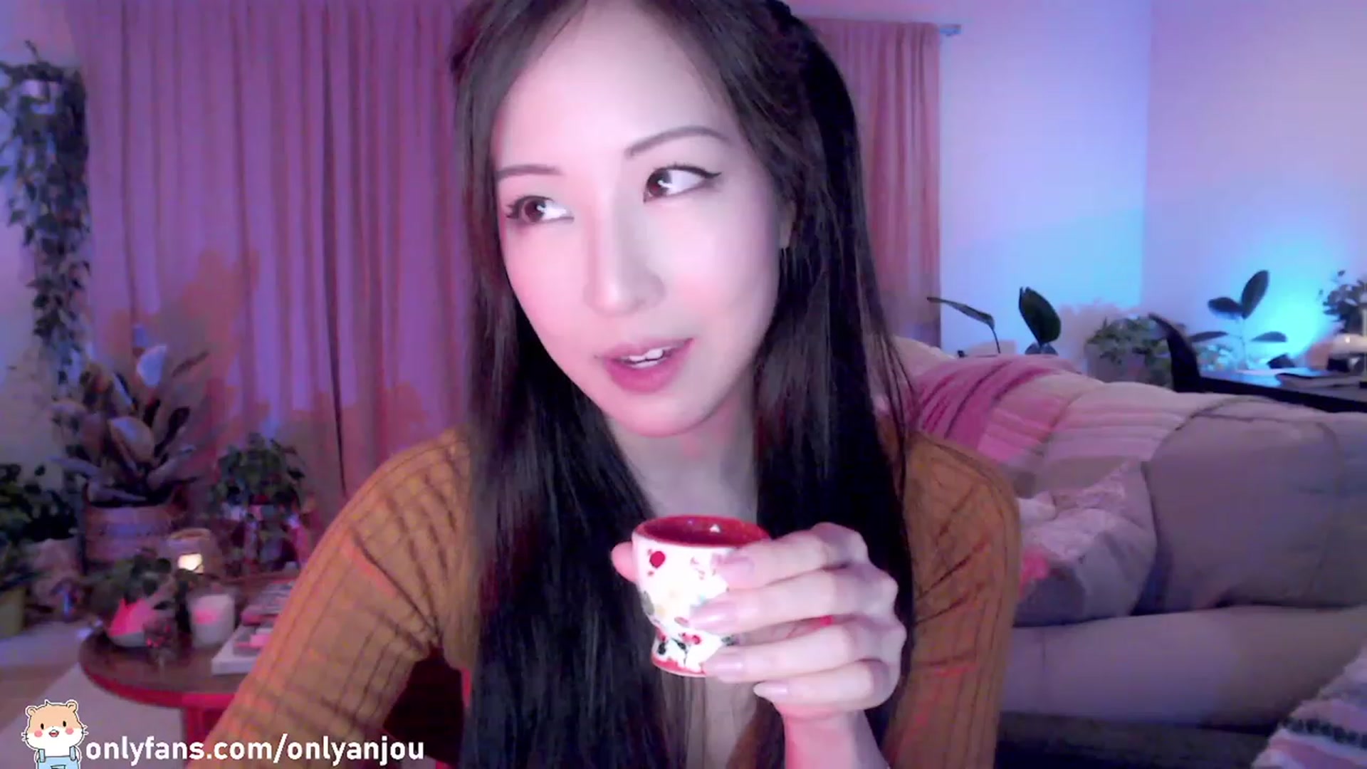 Gallery image thumbnail from HamtaroQueen's myfreecams stream on, 11/27/2022, 05:25 image 15 of 20
