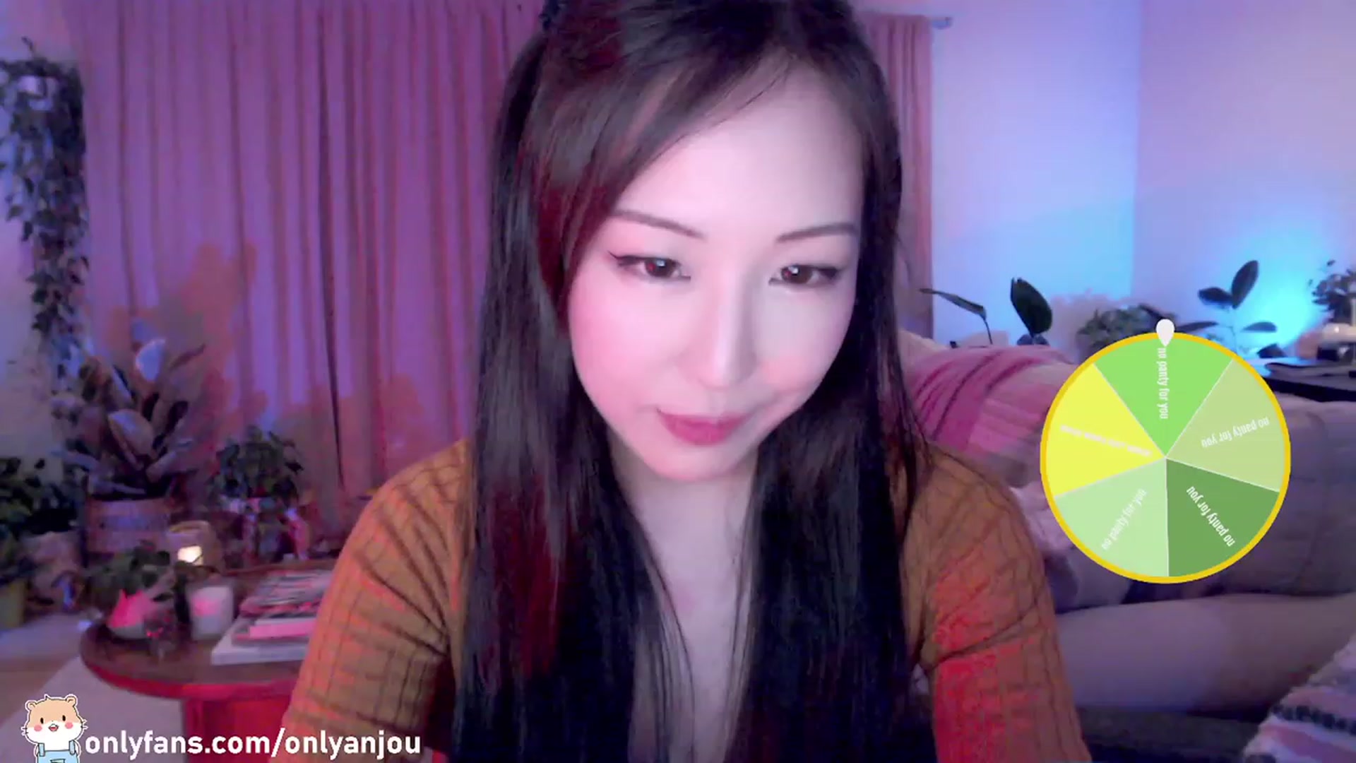 Gallery image thumbnail from HamtaroQueen's myfreecams stream on, 11/27/2022, 05:25 image 14 of 20