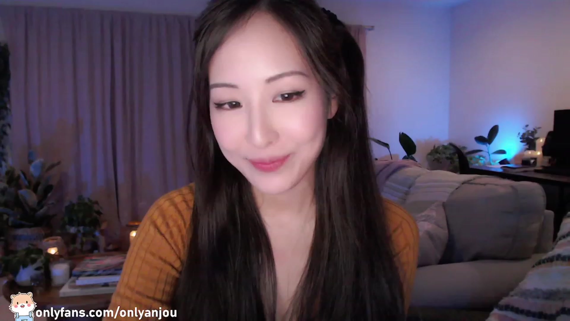 Gallery image thumbnail from HamtaroQueen's myfreecams stream on, 11/27/2022, 05:55 image 18 of 20