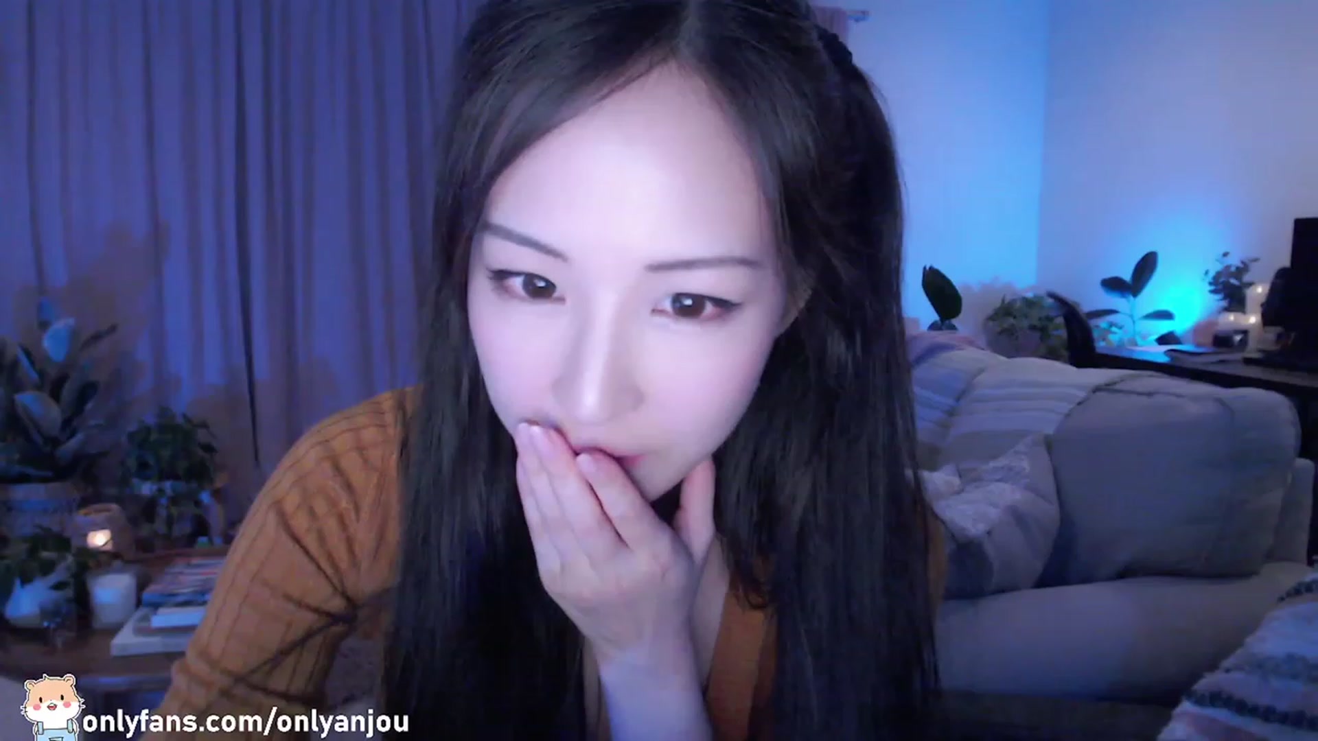 Gallery image thumbnail from HamtaroQueen's myfreecams stream on, 11/27/2022, 07:37 image 3 of 20