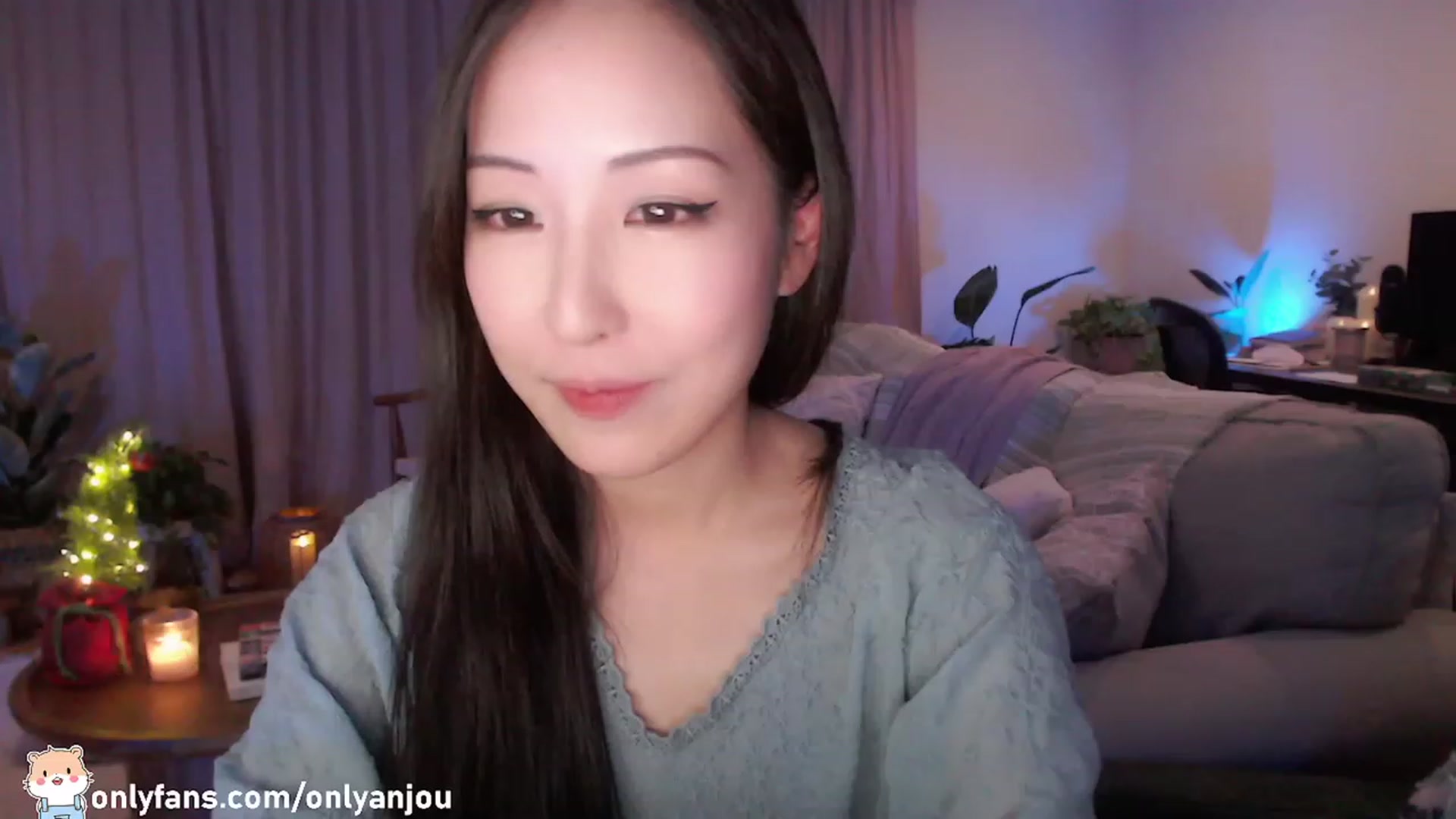 Gallery image thumbnail from HamtaroQueen's myfreecams stream on, 12/11/2022, 08:17 image 7 of 20