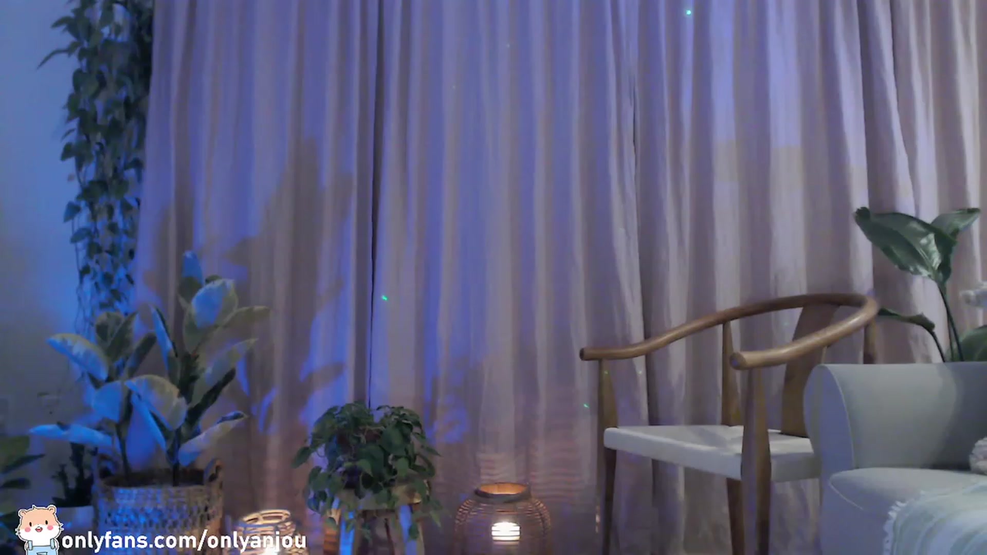 Gallery image thumbnail from HamtaroQueen's myfreecams stream on, 02/19/2023, 06:56 image 2 of 20