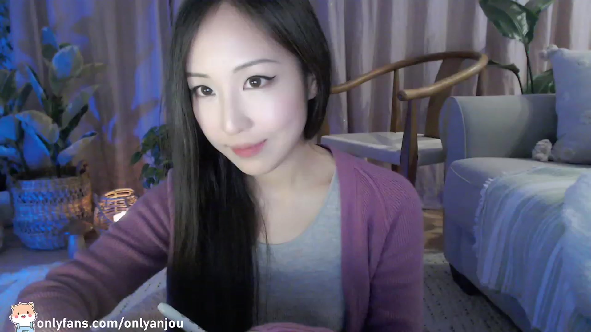 Gallery image thumbnail from HamtaroQueen's myfreecams stream on, 02/19/2023, 08:26 image 18 of 20