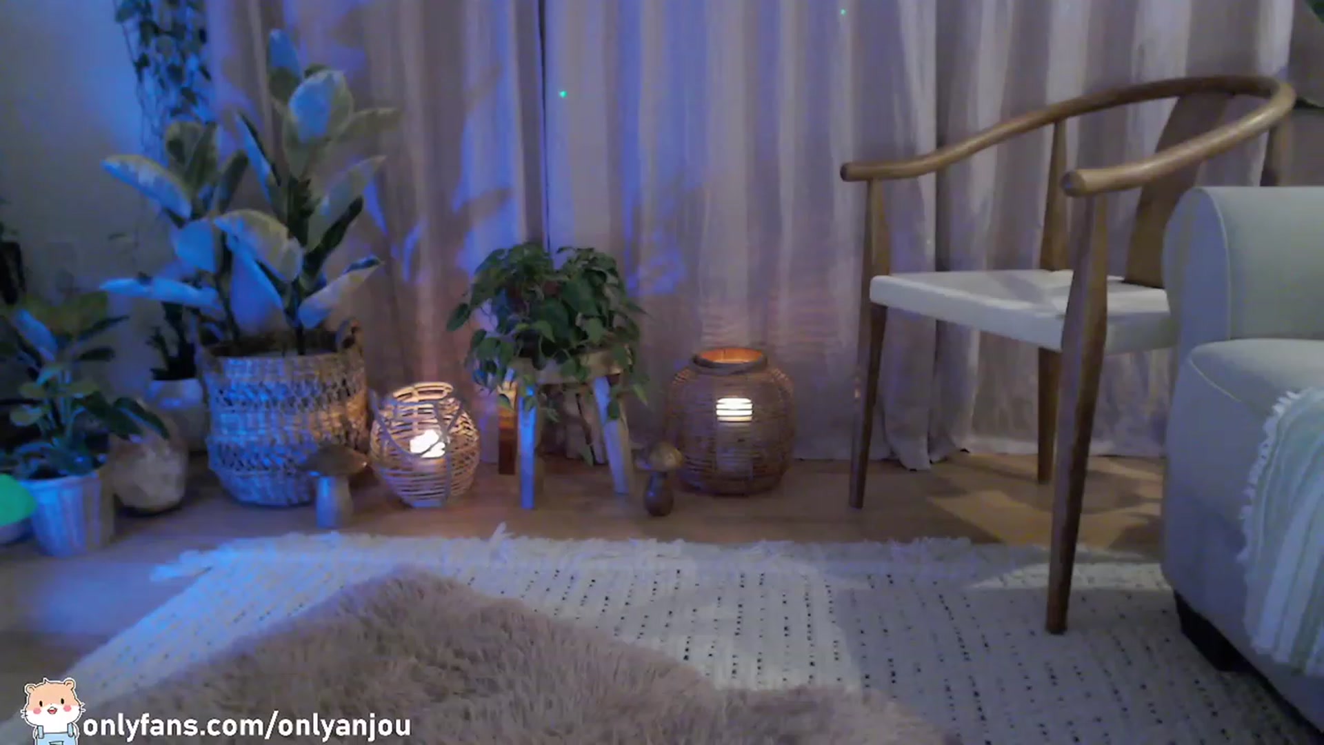 Gallery image thumbnail from HamtaroQueen's myfreecams stream on, 02/19/2023, 08:26 image 14 of 20