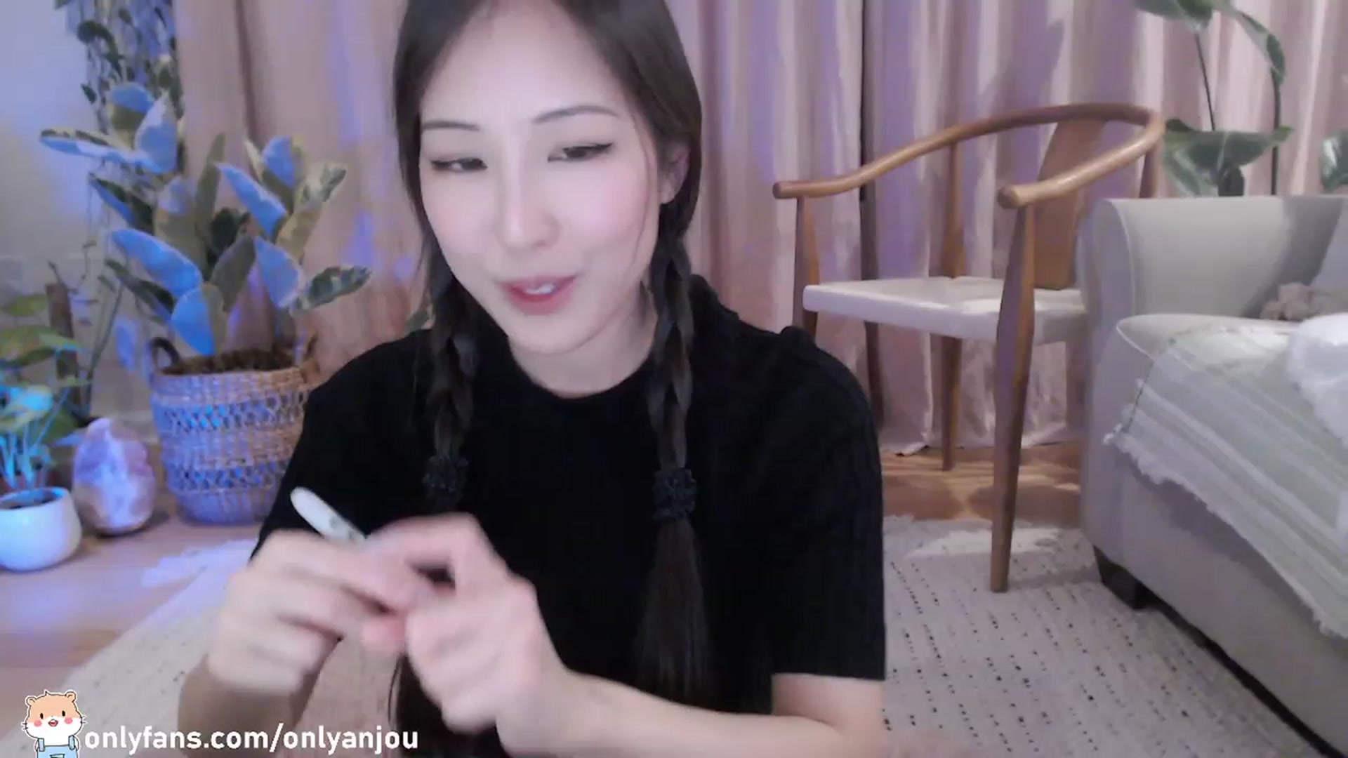 Gallery image thumbnail from HamtaroQueen's myfreecams stream on, 03/12/2023, 07:26 image 16 of 20