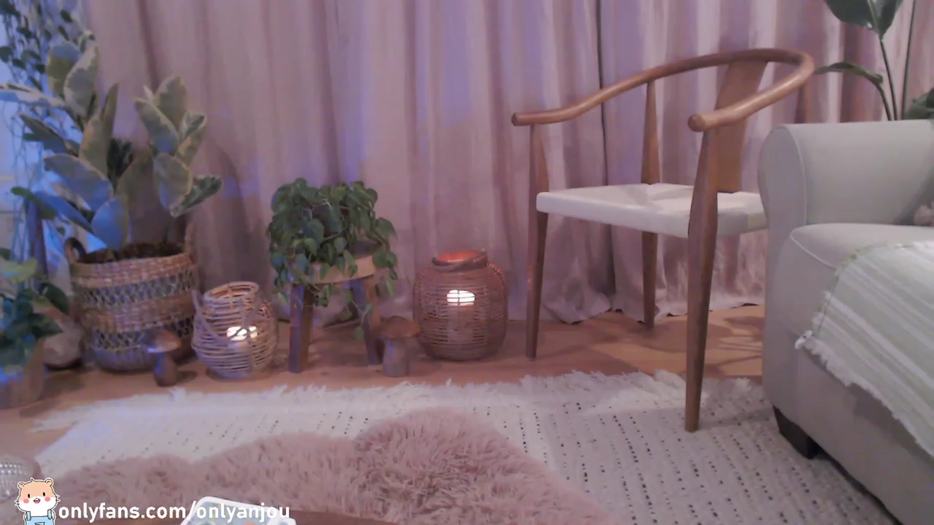 Gallery image thumbnail from HamtaroQueen's myfreecams stream on, 03/26/2023, 06:52 image 16 of 20