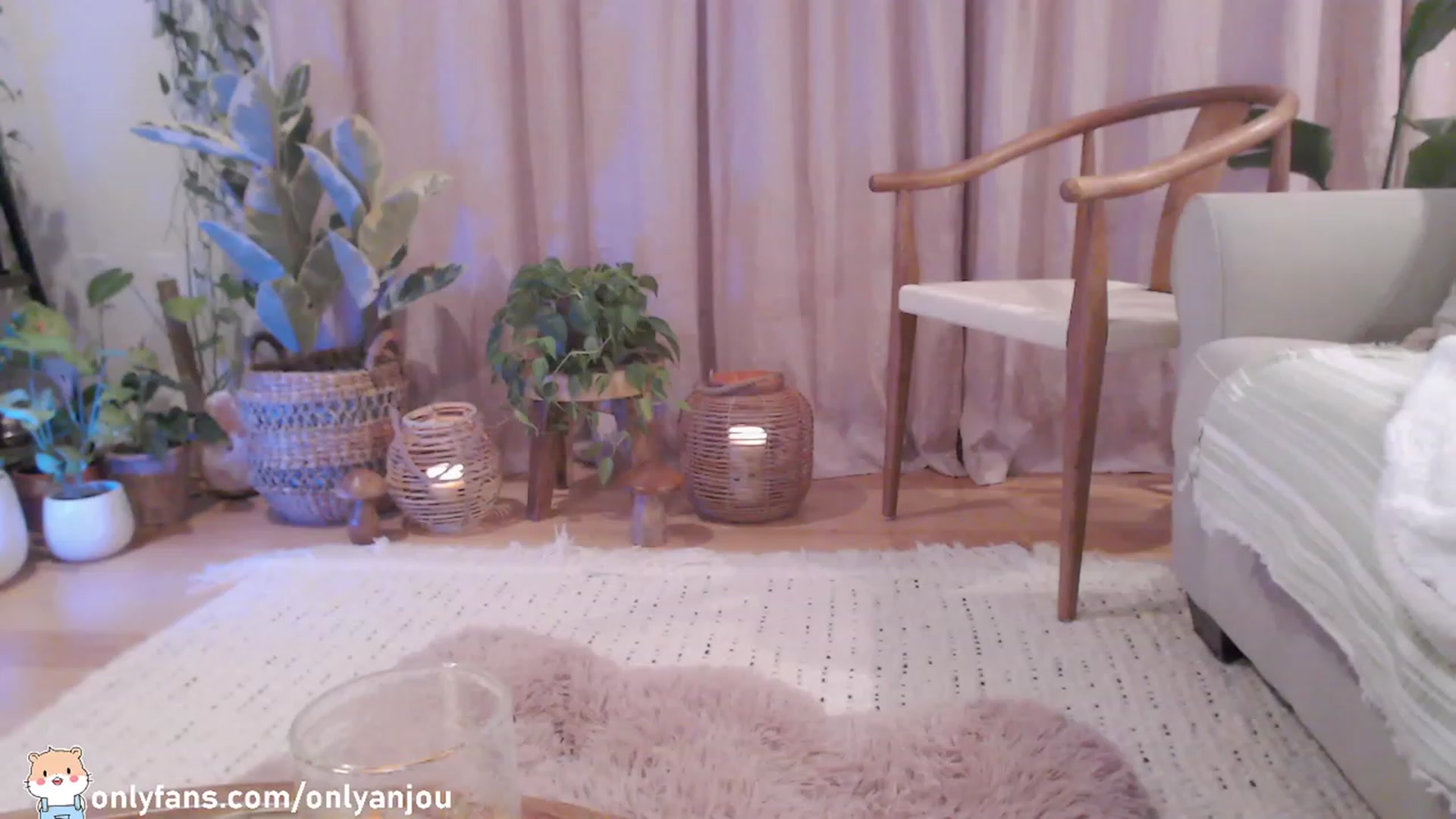 Gallery image thumbnail from HamtaroQueen's myfreecams stream on, 04/02/2023, 07:20 image 3 of 20