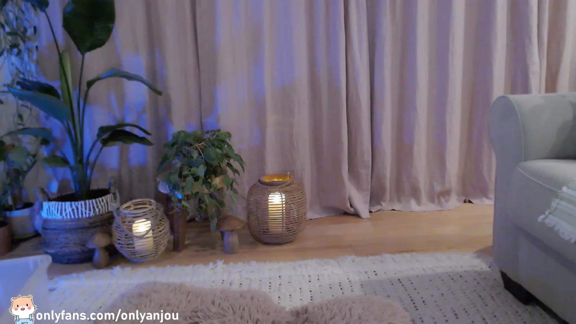 Gallery image thumbnail from HamtaroQueen's myfreecams stream on, 05/21/2023, 05:37 image 13 of 20