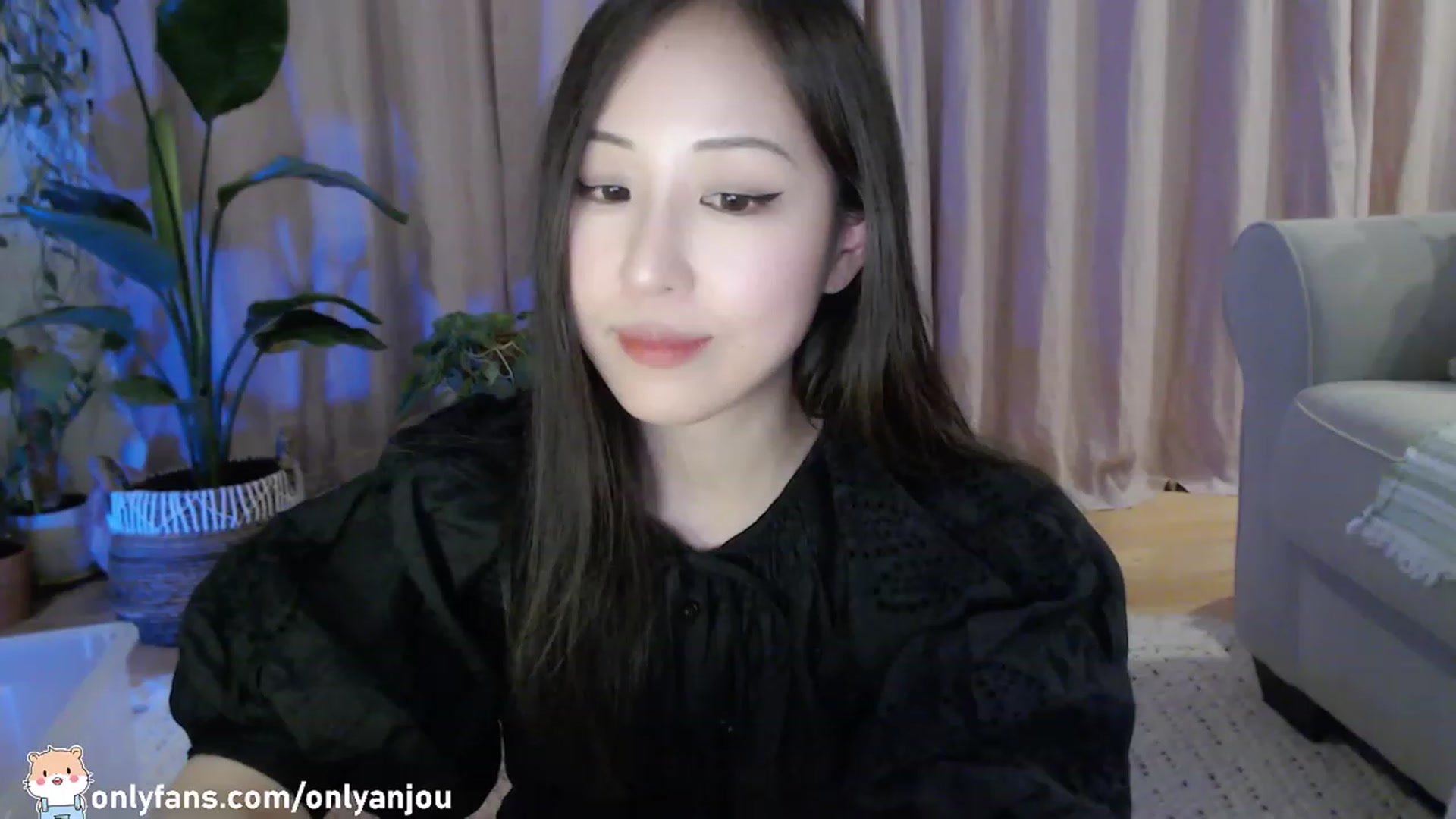 Gallery image thumbnail from HamtaroQueen's myfreecams stream on, 05/21/2023, 05:37 image 19 of 20
